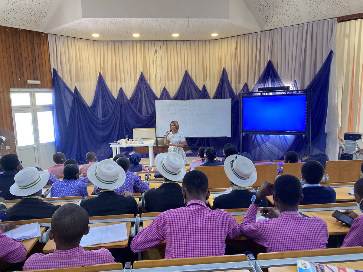 UnilagSpe's tweet photo. A wise person once said, “children are the leaders of tomorrow”.
With the aim of educating students about energy and the oil and gas industry, SPE UNILAG would like to appreciate all the schools that attended its first ever ENERGY BOOTCAMP.
Cheers to more success🥂
#OneSPE https://t.co/yIr9hCypYB