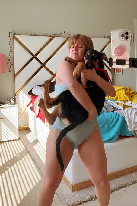 When is spring and where the heck is our pool party invitation https://t.co/Mbbk0SRdWC