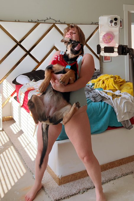 When is spring and where the heck is our pool party invitation https://t.co/Mbbk0SRdWC