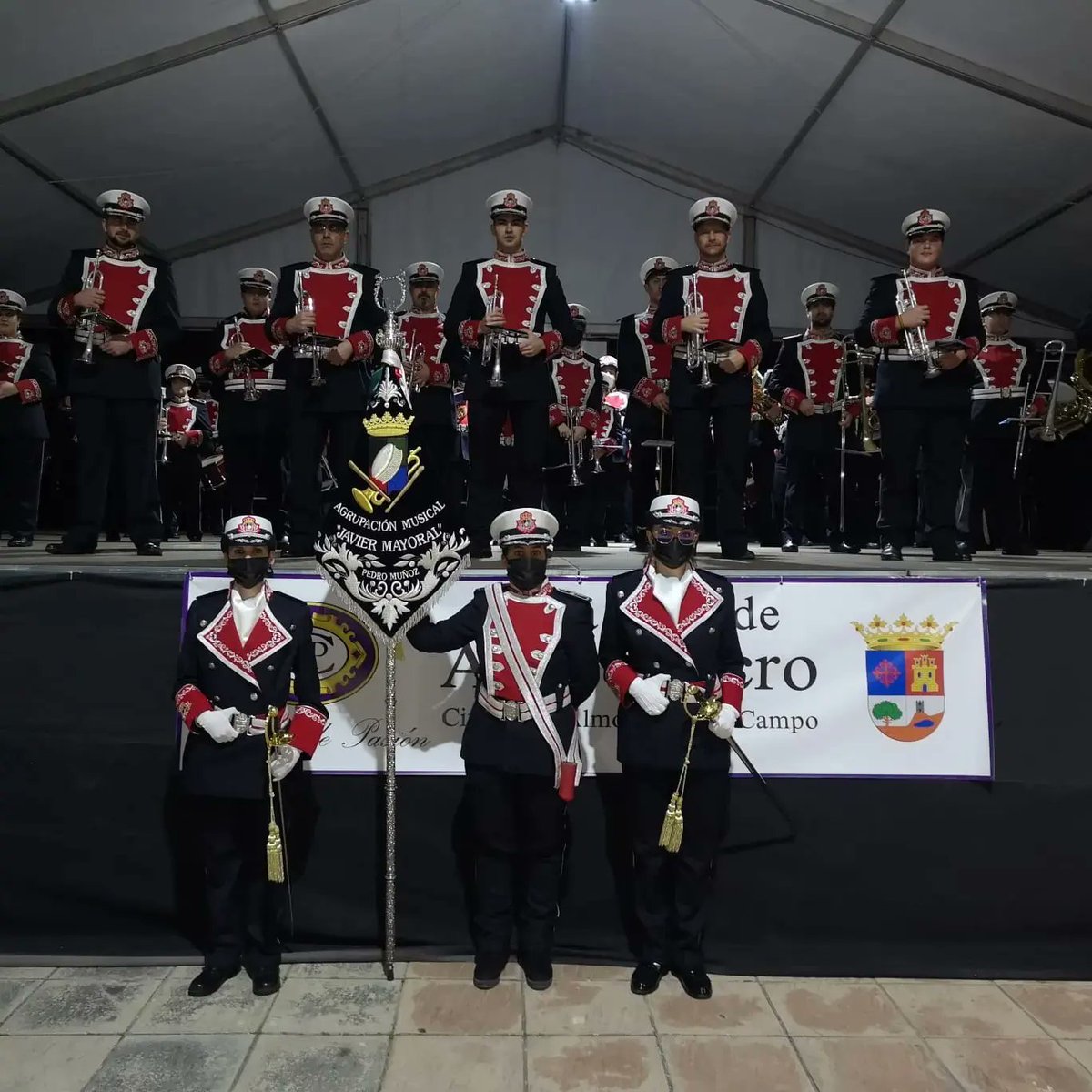MayoralCcytt's tweet photo. El sábado participábamos en la I Feria de arte sacro-cofrade organizada en Almodóvar del Campo (C.Real).
Agradecer a @CdePasion  la invitación de ser partícipes de esta feria, así como a todos los familiares, amigos y público que se desplazaron y presenciaron nuestra actuación. https://t.co/bsaeVw83wg