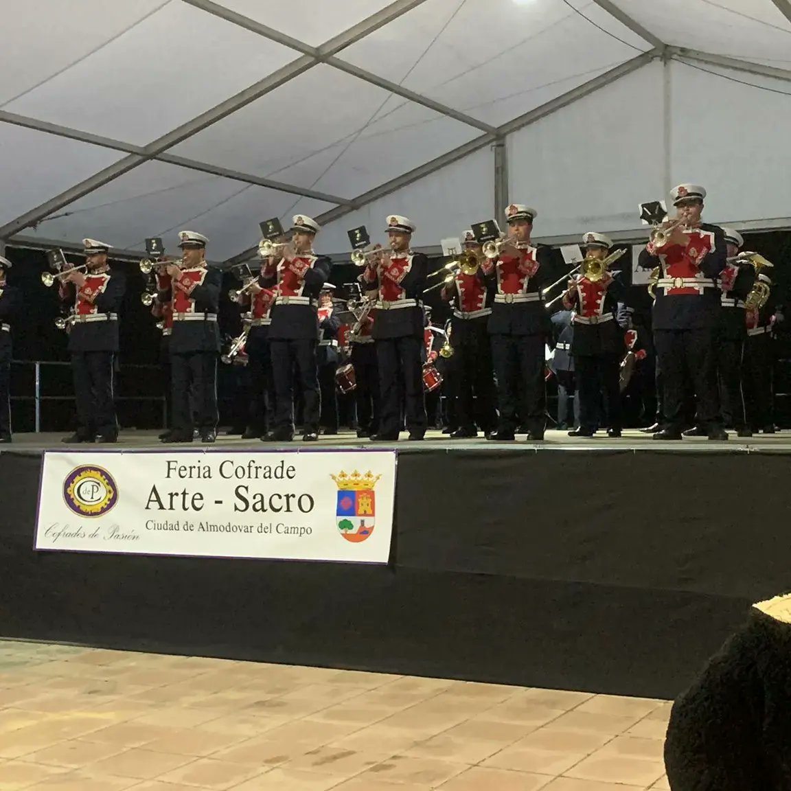 MayoralCcytt's tweet photo. El sábado participábamos en la I Feria de arte sacro-cofrade organizada en Almodóvar del Campo (C.Real).
Agradecer a @CdePasion  la invitación de ser partícipes de esta feria, así como a todos los familiares, amigos y público que se desplazaron y presenciaron nuestra actuación. https://t.co/bsaeVw83wg