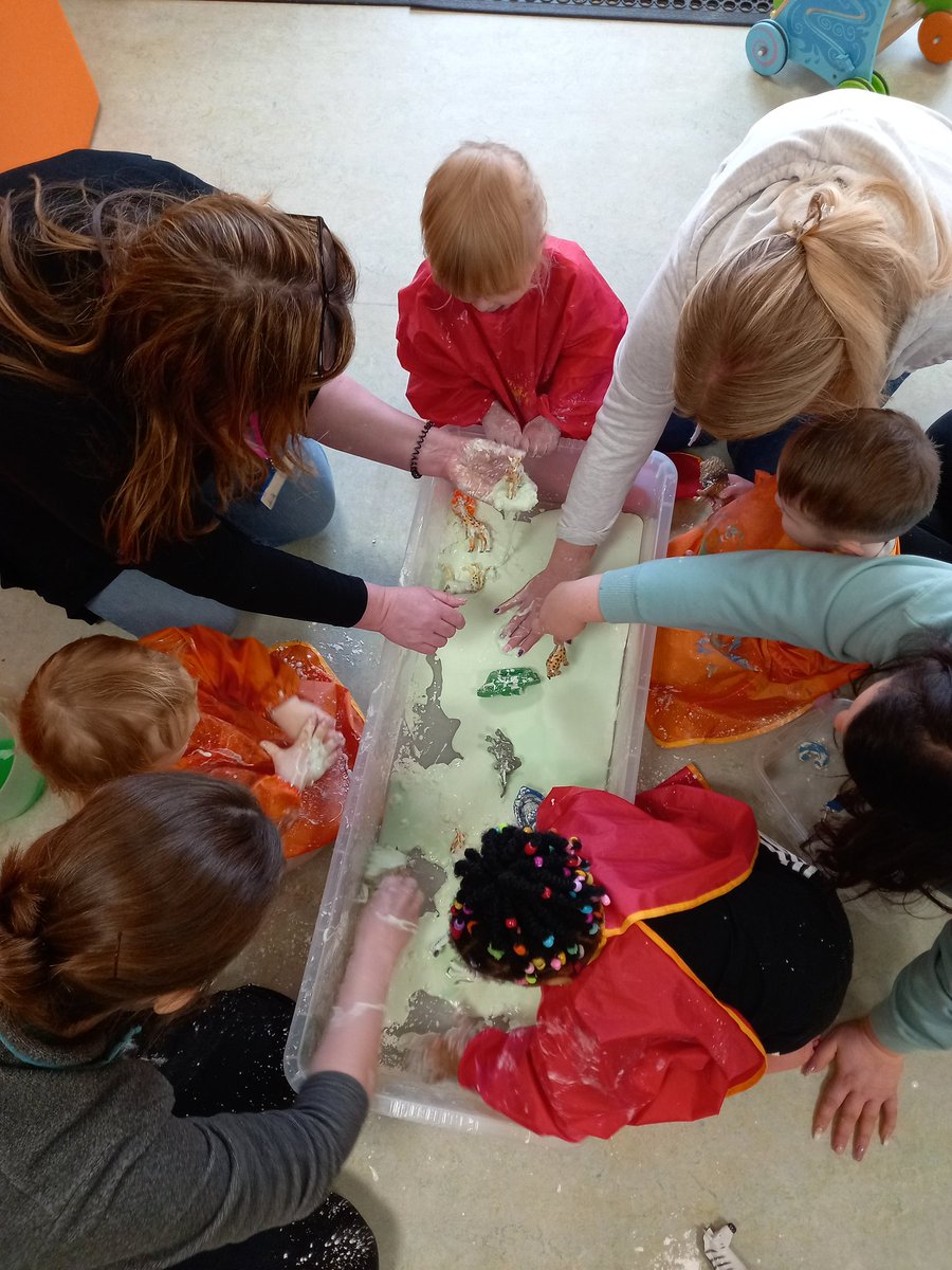 SouthsideCFC's tweet photo. Suzanne from @ABCStartRight read us Dear Zoo yesterday. Then the toddlers went on a rescue mission to save the Zoo animals trapped in the swamp.
#Sensoryplay #messyplay #exploringandthinking https://t.co/yihjHJiQvU