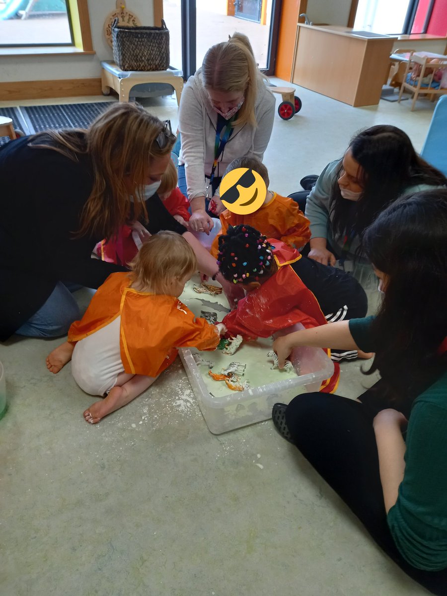 SouthsideCFC's tweet photo. Suzanne from @ABCStartRight read us Dear Zoo yesterday. Then the toddlers went on a rescue mission to save the Zoo animals trapped in the swamp.
#Sensoryplay #messyplay #exploringandthinking https://t.co/yihjHJiQvU