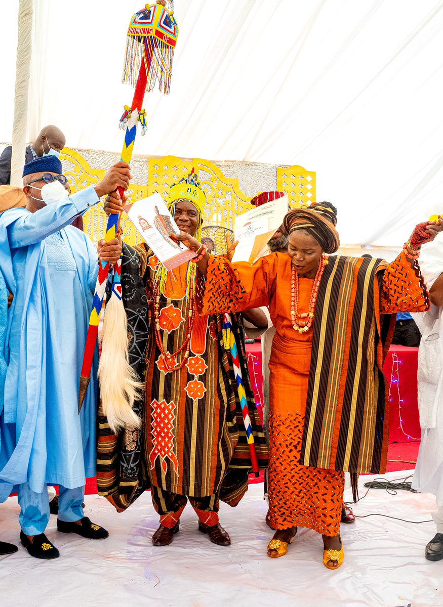 DapoAbiodunCON's tweet photo. The new Orimolusi of Ijebu-Igbo, His Royal Highness, Oba Lawrence Jaiyeoba Adedeji Adebayo has been successfully installed, after twenty-eight years that the stool had been vacant. This installation is evidence of our reverence for our traditional rulers. https://t.co/30xSqITe8K
