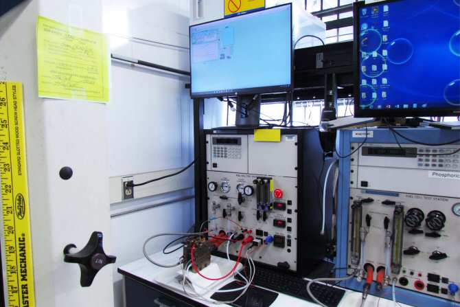 Nueva célula de combustible de hidrógeno, un paso más hacia el desuso de los combustibles fósiles goo.gl/b7DNwU
- Además de resolver el viejo problema del sobrecalentamiento, la nueva célula de combustible supera en densidad de potencia a las células convencionales.