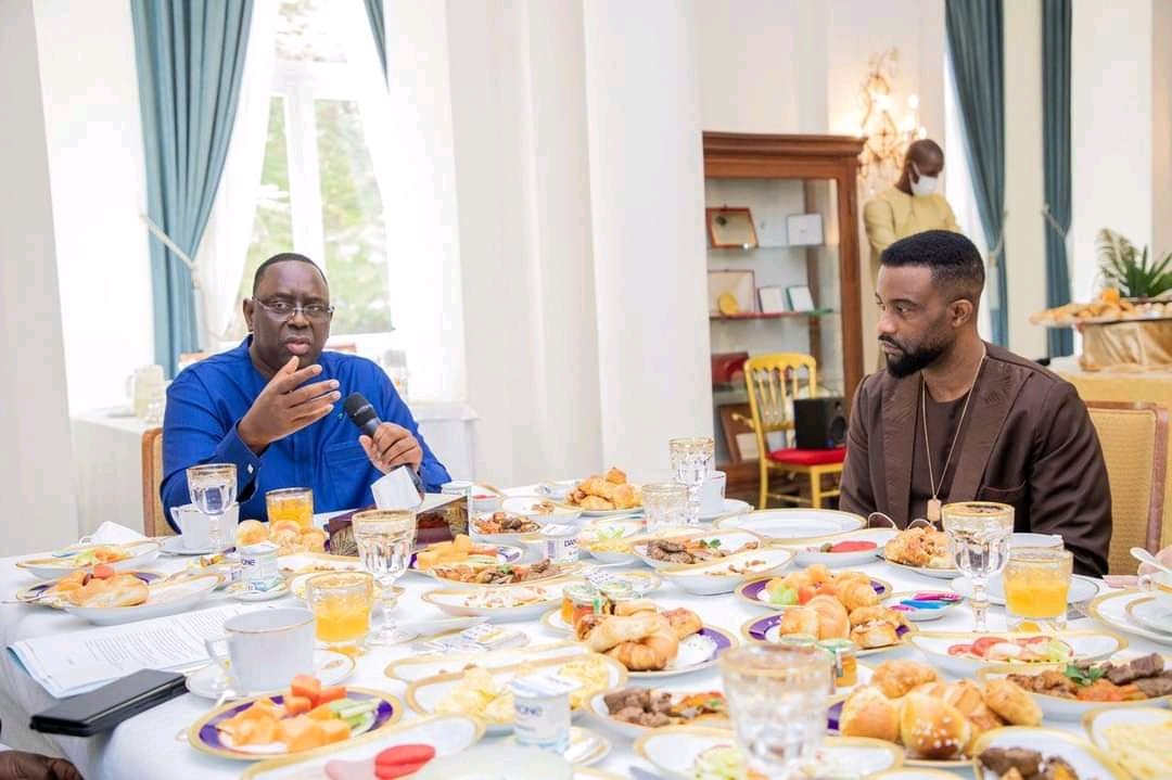 LUNGU1991's tweet photo. @fallyipupa01 ne mérite t-il pas un passeport diplomatique ou encore le titre d'Ambassadeur de la culture congolaise ? Ceux qui l'ont eu le merite plusque lui ?? @central_sage @leParrainRDC @Bibishe6 @sidis_samy @BetonDeLaRep_Cd @muyeya10 @damkup https://t.co/jcCeXioEIW