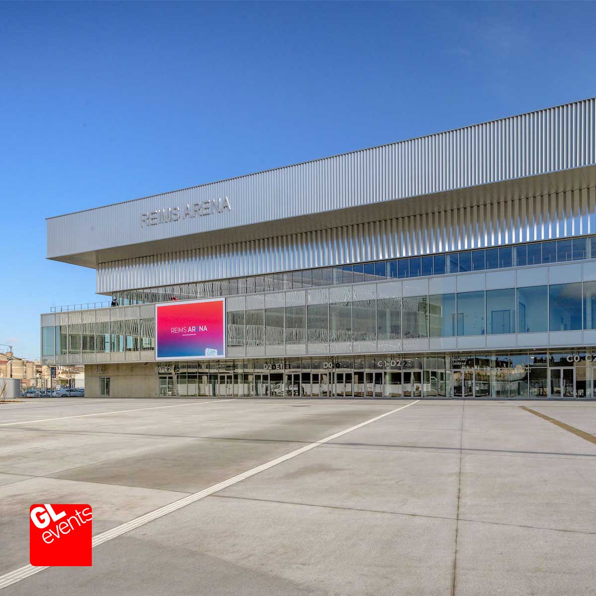 GLevents's tweet photo. Ce mardi, @reimsarena a ouvert ses portes le temps d'une conférence de presse. Ce nouveau lieu accueille des #événements sur + de 12 000 m² modulables et peut contenir jusqu'à 9 000 visiteurs.

📅RDV le 26/02 pour #HexagoneMMA

©AD GrandReims
©JB Delerue
#GLevents #Reims #event https://t.co/WehsDGJK9l