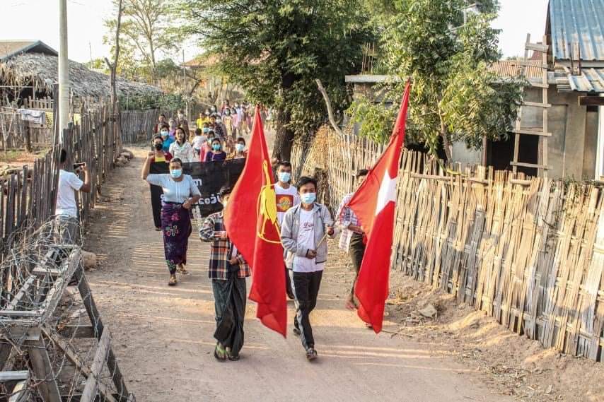 moe_rainyy's tweet photo. Anti-coup revolutionary strike in Sagaing's Salingyi Twp, Mount Letpadaung Area, Phaungkar Vlg as usual. 🪧  #2022Feb23Coup #US_SanctionMOGE #WhatsHappeningInMyanmar https://t.co/nFEkBAhVB3