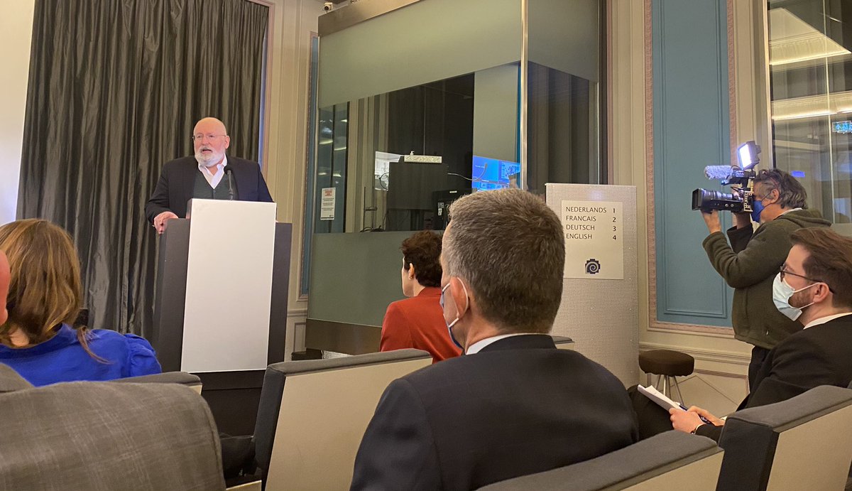 Essential industries like #aluminium need the energy transition says @TimmermansEU 🇪🇺Very true! Renewable energy lower carbon footprint of European aluminium substantially, and now @NorskHydroASA is ready with a #zero emission roadmap -just need right framework conditions #Ff55🍃