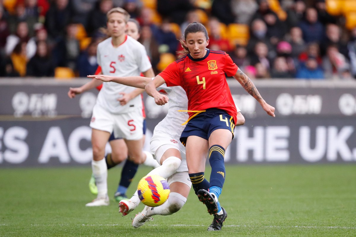SEFutbolFem's tweet photo. 🙌 ¡Menudo partidazo se está marcando también @Sheigarcia10!

Rápida, atenta y dejando todo en el campo.

📺 @teledeporte

🇪🇸🆚🇨🇦 I 1-0 I 84'

#JugarLucharYGanar https://t.co/Jq46uhcEs5