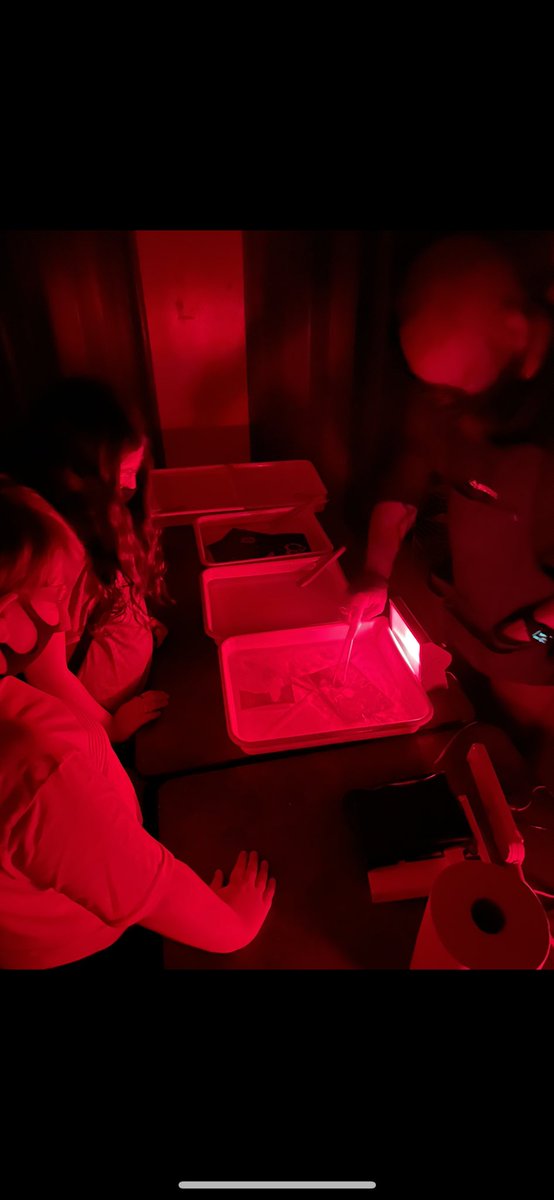 MrBonito5's tweet photo. An unforgettable experience learning about dark room photography with the one-and-only @ejmphotography ~ We learned so much! Our fifth graders are absolutely loving their weekly photography classes. @FSDVikings https://t.co/ZEy65DxV1A
