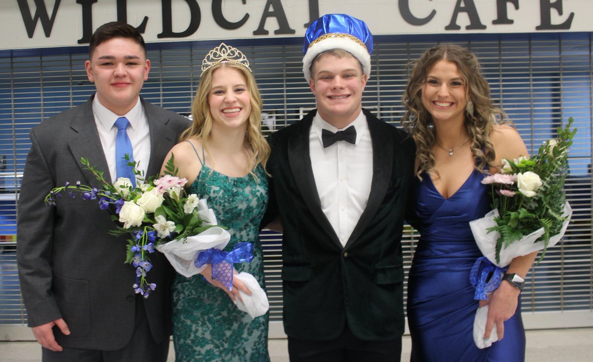 HvilleSchools's tweet photo. Congratulations to 2022 Courtwarming King &amp; Queen Carson Miller &amp; Melaina Beachner! Runners-up were Diego San Nicolas &amp; Maria Cesonis. Additional photos from the coronation are available here - https://t.co/EqVRRd68FI https://t.co/q92YLjk7W6