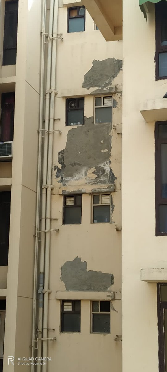 krisharma's tweet image. @mlkhattar @cmohry @dtcphry @DC_Gurugram @DEEPAKKAHUJA @TOIGurgaon @BJP4Haryana @rakeshdaultabad Apex Our homes 37, C GGN, People living in fear &amp;amp; worry, just 2 year old,worst condition and substandard quality, builder hiding by painting... STRUCTURAL AUDIT NEEDED IMMIDIATLY ....
