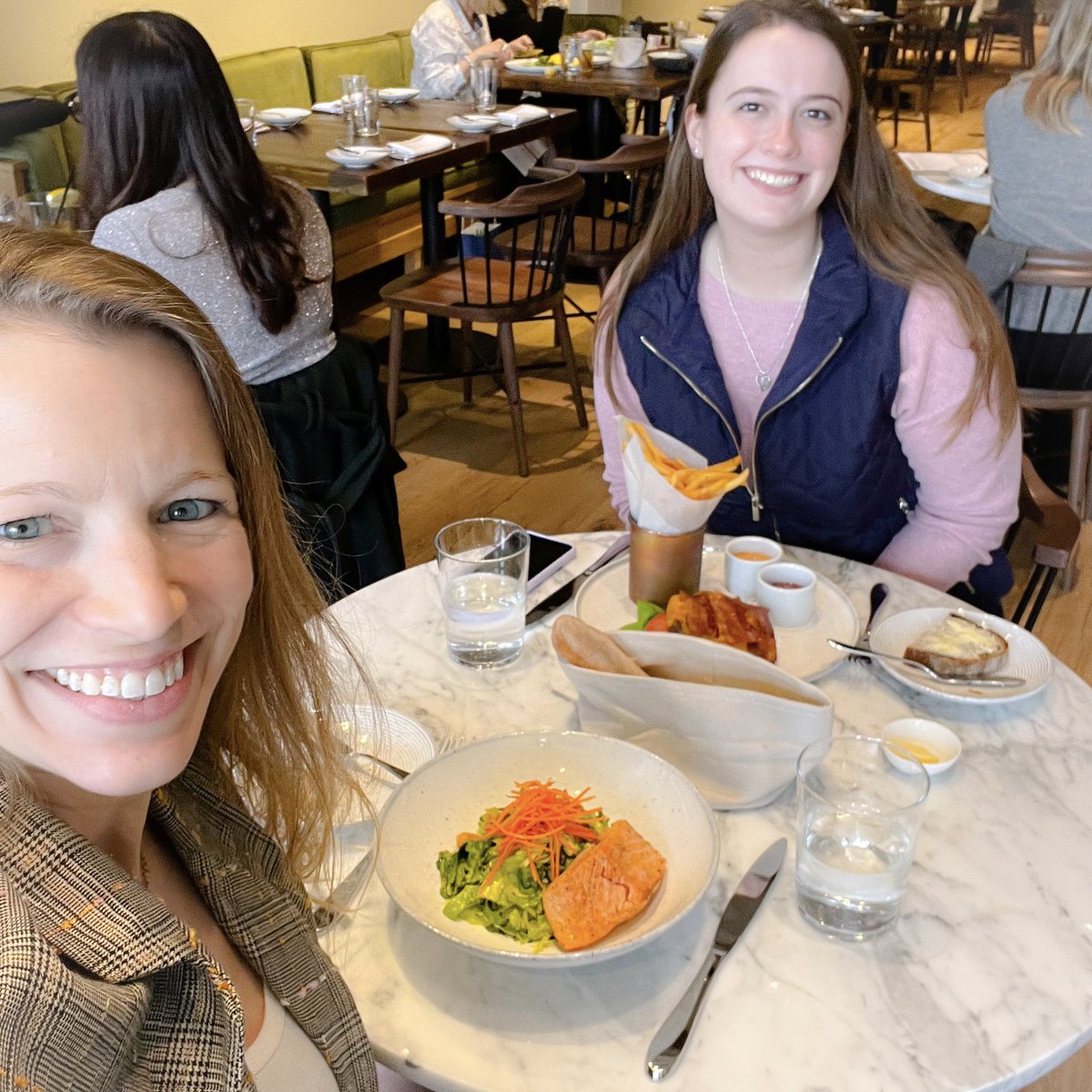 DSquaredCT's tweet photo. Lunch meeting @saks_works - so nice to be in person! #dsquared #coworkers #womeninstem #womenengineers #medicaldevice https://t.co/ZOTNquGljU