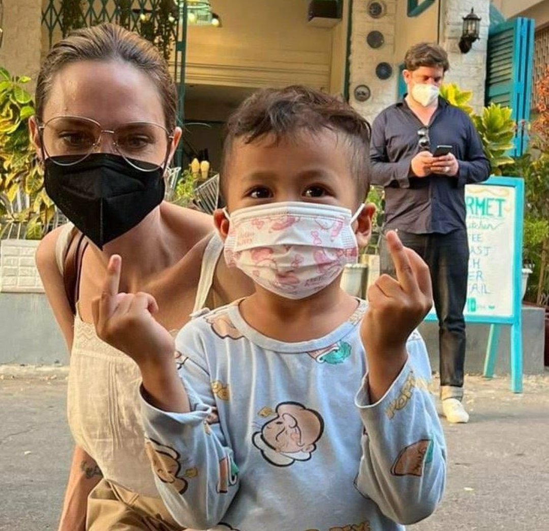 The woman was too stunned to speak!