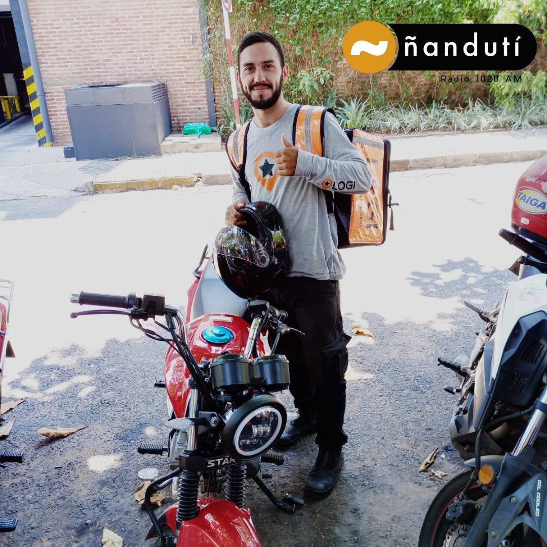 ¿Recuerdan al delivery que perdió su motocicleta en un choque?

El conductor de la camioneta había huido de la escena pero apareció, se hizo cargo y repuso su elemento de trabajo al joven Jesús Giménez.

¡Final feliz!👏 #1020AM