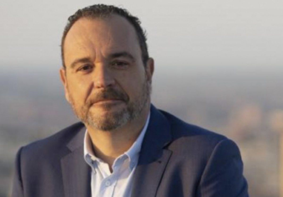 lamacope's tweet photo. Ha muerto Juan Pablo Colmenarejo.
Se nos ha ido un gran periodista.
Se ha marchado un tío cojonudo.
Ah, por cierto, tú Atleti va ganando al M. United.
Un beso fortísimo https://t.co/c78HdZimEJ