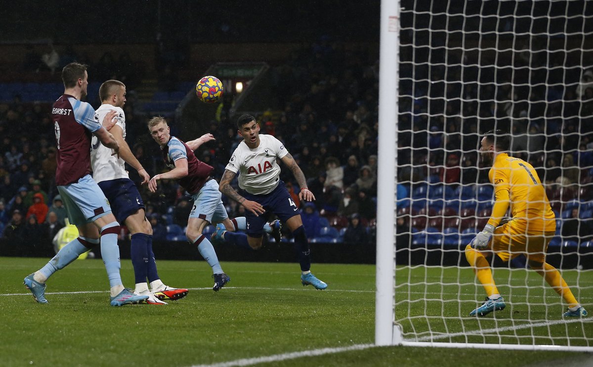 Premier League tweet media