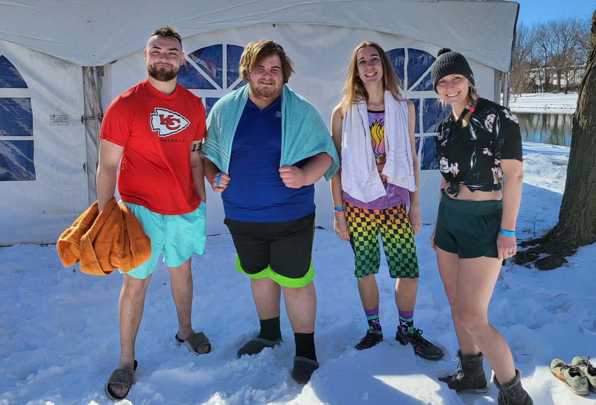 FlintHillsTech's tweet image. FHTC students took the plunge last Saturday at Emporia's Polar Plunge! ❄️  The Wild Wranglers team raised over $500 that will benefit Special Olympics. Team members were Jordan Torrez, Shane Westcott, Gavin Rhoads and Lauren Williams. #FHTC #WeEngage #WeTransform #WeAreWranglers