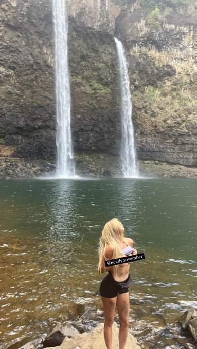 Watch NeedyNovember's leaked NSFW photo on TwXstars