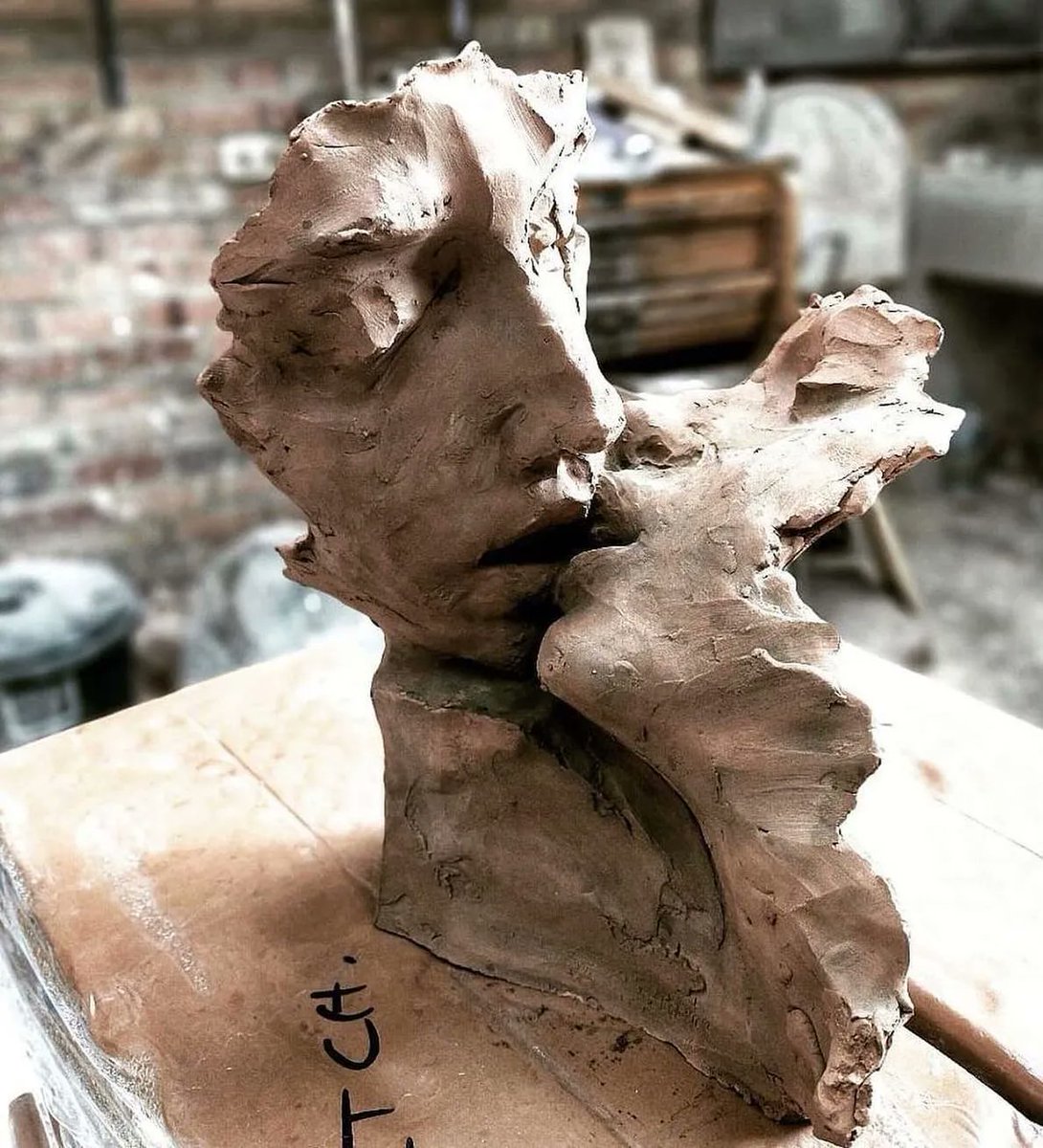 RaminNasibov's tweet photo. Sculpture by Martín Lagares https://t.co/rqoJYnzMDs