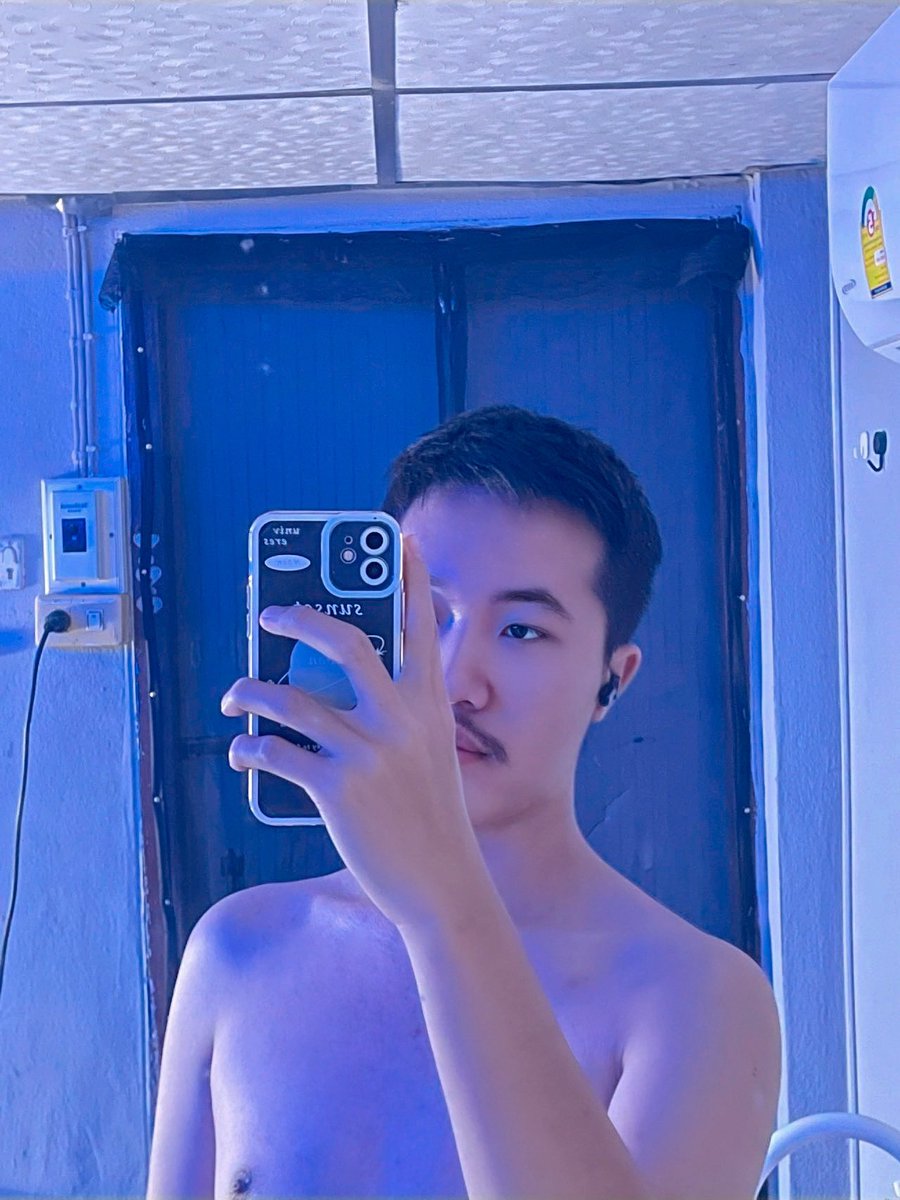 Kunpark14's tweet photo. นอนไม่ค่อยหลับเลย😂😂💦💦 https://t.co/3PCXxVdQgu