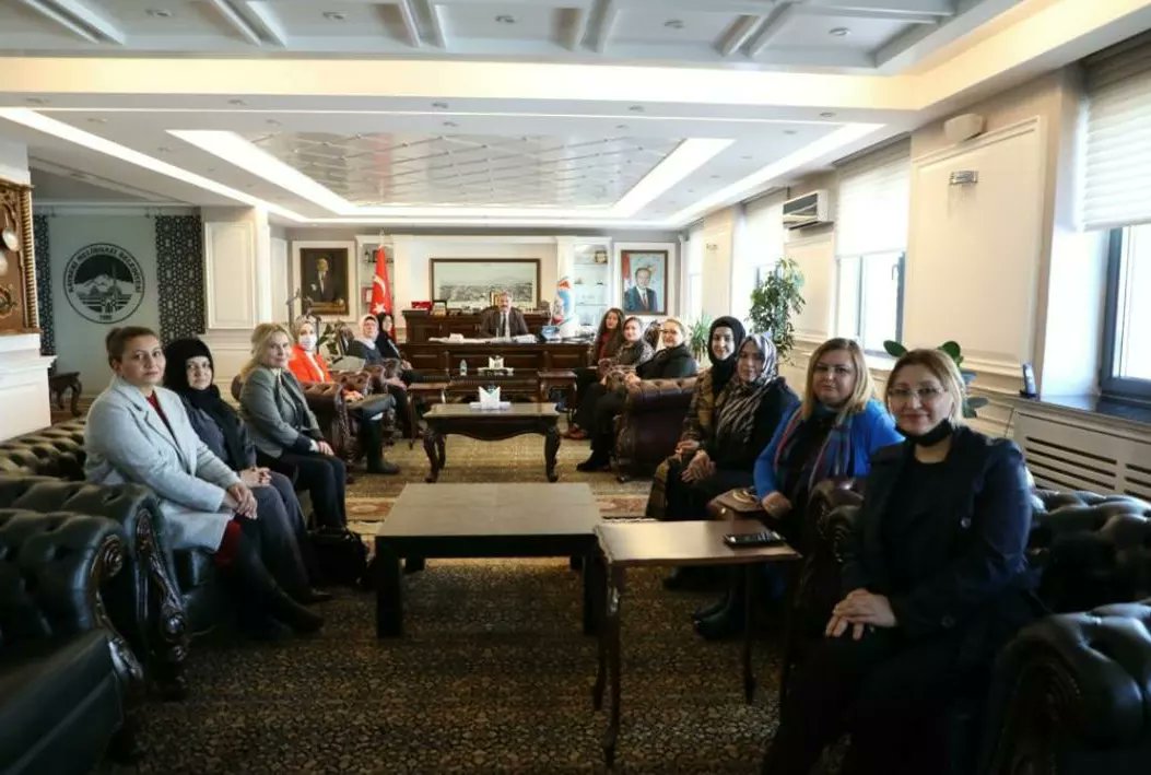 Başkanımız  Sn. <a href="/ElifdemirokpN/">ElifDemirokPınar</a> ve Yürütme Kurulu Üyelerimiz,  Melikgazi   Belediye  Başkanımız Sn. <a href="/DrPalancioglu/">Doç. Dr. Mustafa Palancıoğlu</a> nu makamında  ziyaret etti. Başkanımıza misafir perverliğinden dolayı  teşeklür ediyoruz.<a href="/aysekesir/">Ayşe Keşir 🇹🇷🇹🇷🇹🇷</a> <a href="/zerrin_arslan/">Zerrin Arslan</a> <a href="/akkadinKayseri/">AK Kadın Kayseri</a> <a href="/EmineTimucin/">Emine TİMUÇİN</a> 
<a href="/AvGokhanUlke/">Av.Gökhan ÜLKE</a>