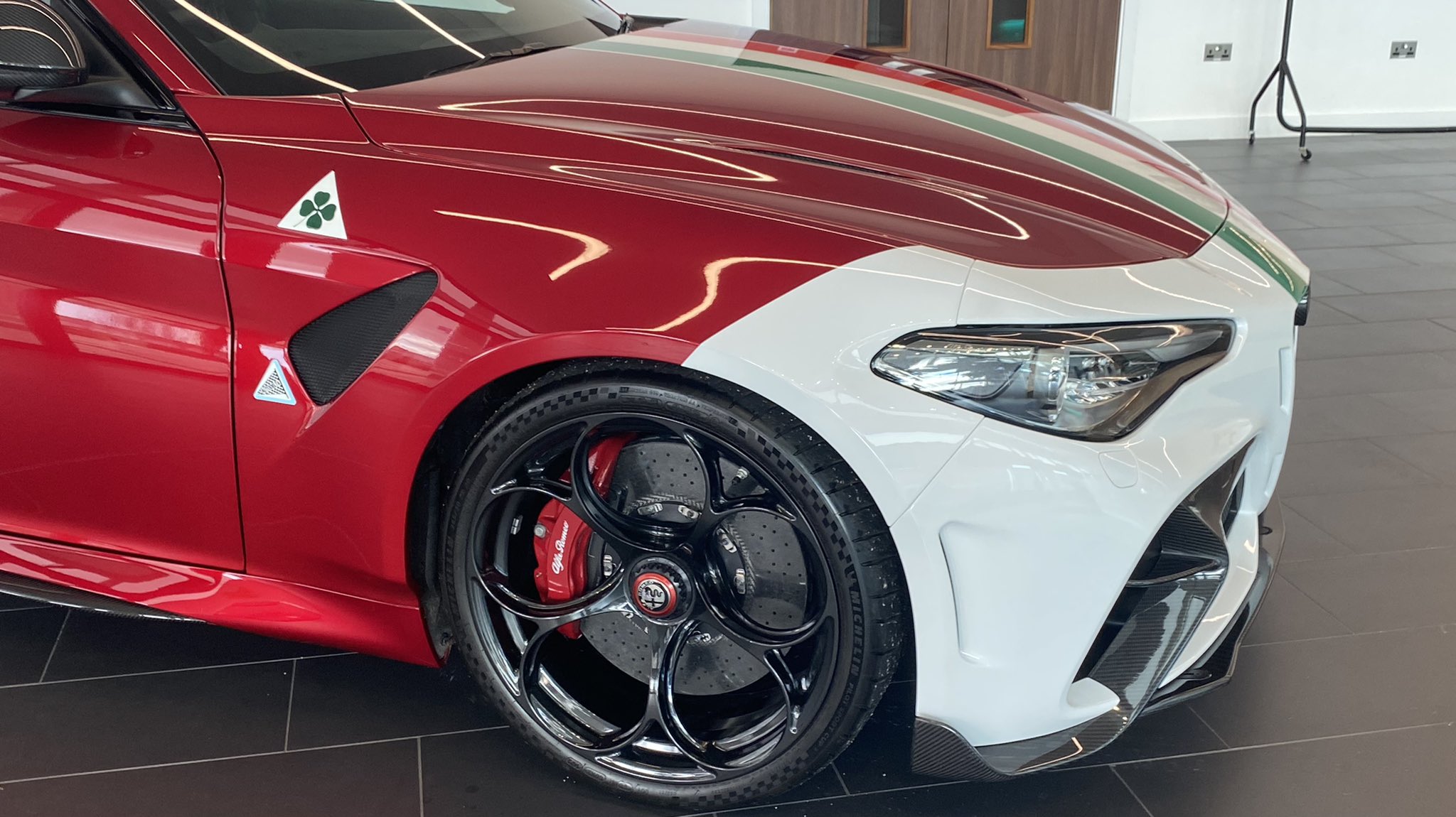 FMT2nXWWUAg7_8X?format=jpg&name=large