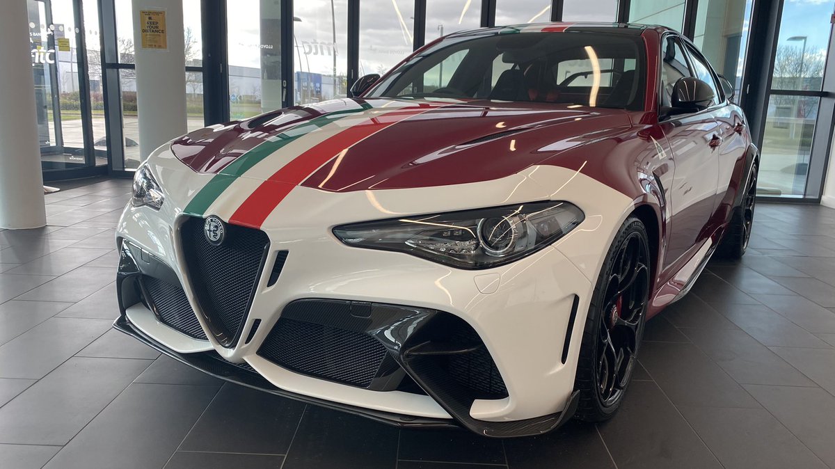 AROCeastmids's tweet photo. Giulia GTAm in Racing Heritage colours. UK customer RHD car. Fabulous! #AlfaRomeo https://t.co/4zZEvXIMiY https://t.co/FmTADxjvQ5