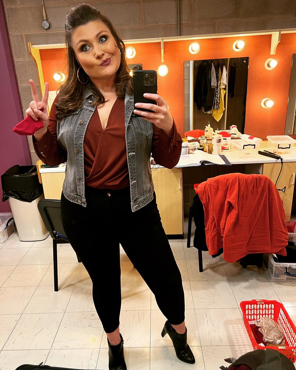 Lisa Marie Holmes tweet media