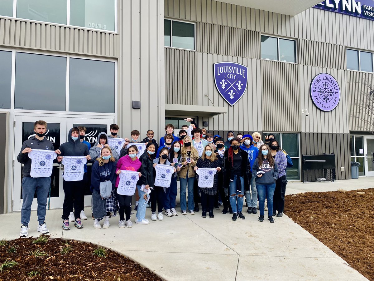 Ballard_AofL's tweet photo. HUGE THANK YOU to the wonderful people at @loucityfc @RacingLouFC for hosting our Sports Marketing students today! There were some great questions and conversations today, and we’re excited to see what stems from this Marketing Challenge! @bruinfbla #Bruins @Bruin_Principal https://t.co/W2XywVX241