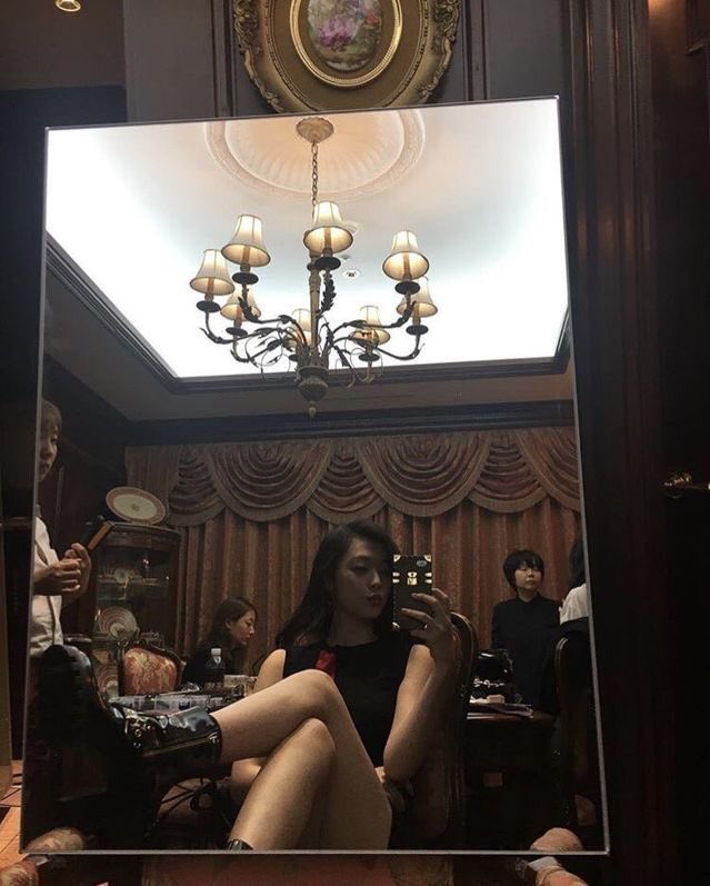 sulliIove's tweet photo. when the quality is low but you’re choi jinri https://t.co/zXydcX6r7O