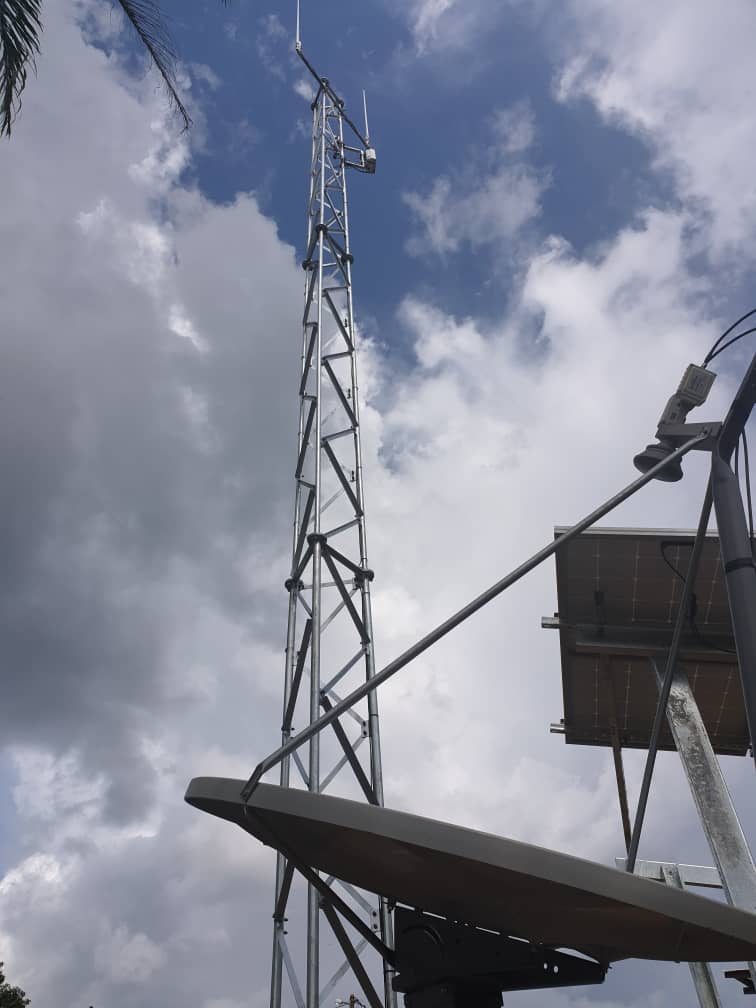 NuRANWireless's tweet photo. What building mobile network towers looks like in areas where most roads are barely practicable. Not a simple task, but NuRAN is getting the job done! 💪 #experts #hardwork #RuralEmpowerment https://t.co/QWx5eFEEM1