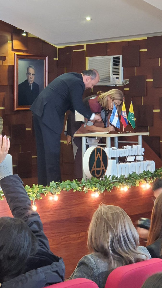 cipdhunesco's tweet photo. En el día de la fecha la Directora Ejecutiva del CIPDH-UNESCO suscribió un convenio de reciprocidad en materia de #DDHH con el Rector de la Universidad de América. Ambas instituciones comparten la intención de establecer relaciones interinstitucionales para enriquecimiento mutuo https://t.co/lQKj8xUOun