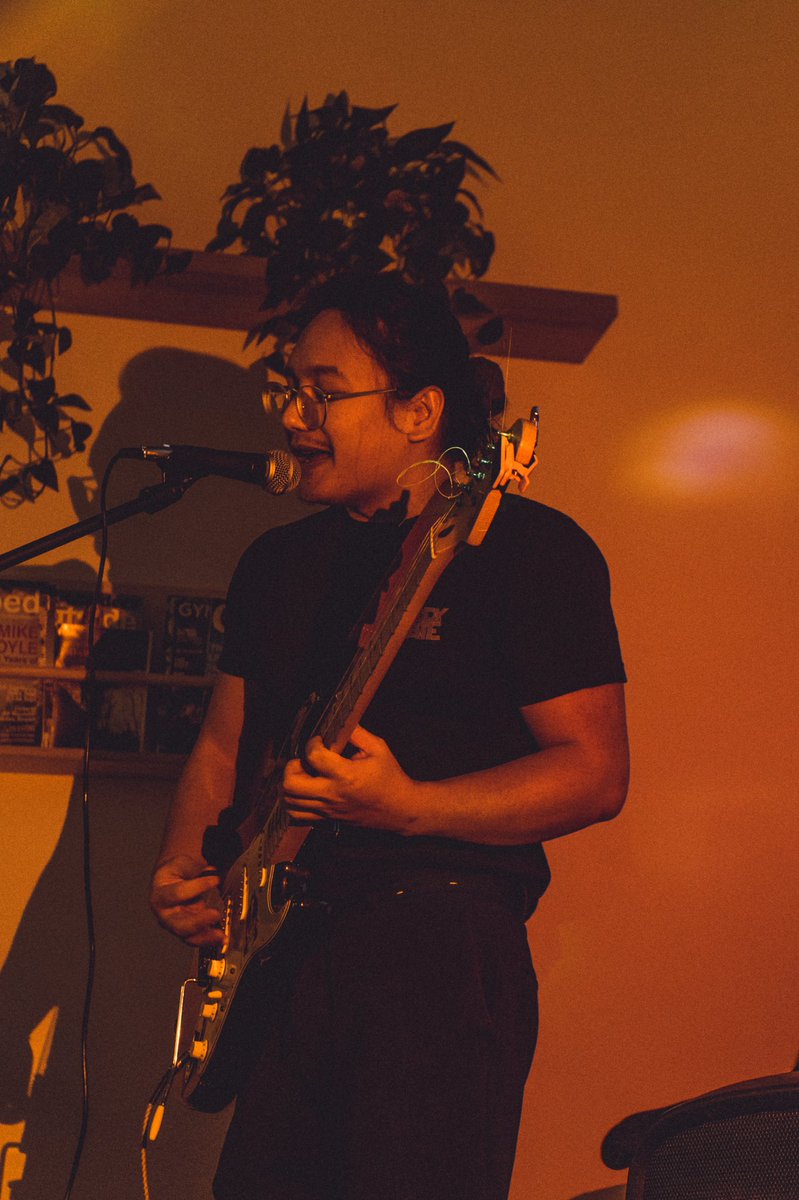 renjulius's tweet photo. I have such a love hate relationship with music. https://t.co/SkKfZBZdas
