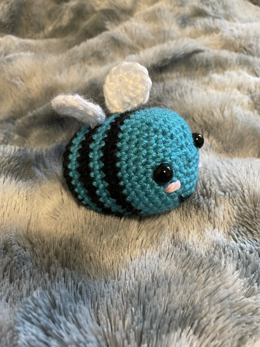_stephonme_'s tweet image. Letting everyone know I’m now taking amigurumi commissions!! Prices range from $10-$25 depending on materials, size, and complexity of the design. Here are a few examples but you can check out my ig @/serendipitous_knits for more!