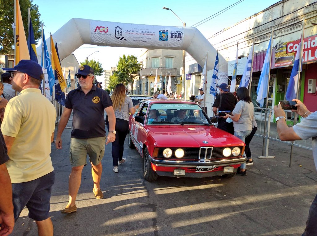 stecheraoficial's tweet image. A ritmo de #candombe! 
Así son recibidos los participantes del Rally 19 Capitales Histórico que está arribando a esta hora en culminación de etapa a #Melo.
Dos Binomios son de #CerroLargo