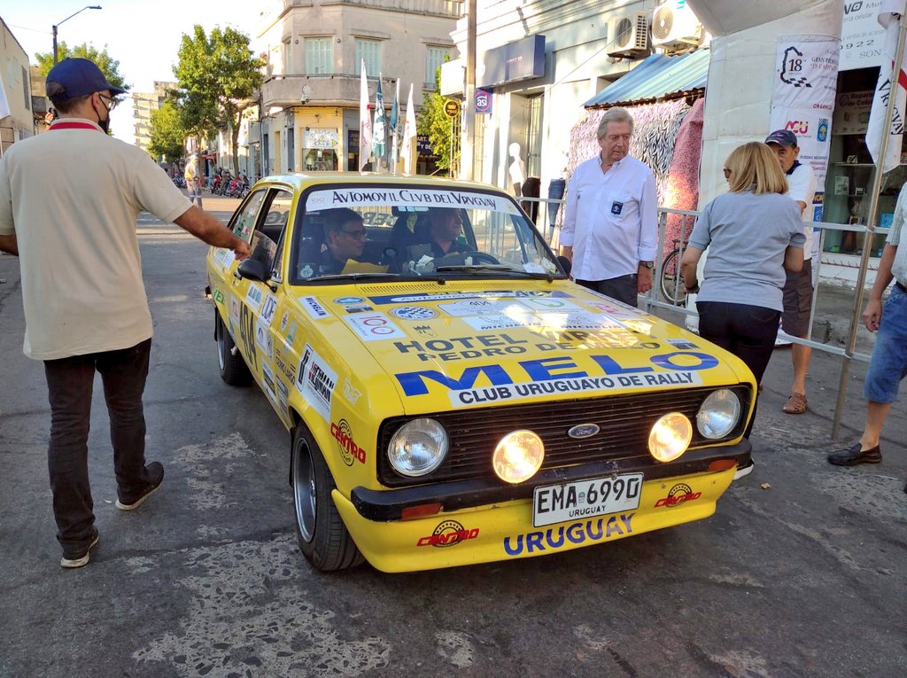 stecheraoficial's tweet image. A ritmo de #candombe! 
Así son recibidos los participantes del Rally 19 Capitales Histórico que está arribando a esta hora en culminación de etapa a #Melo.
Dos Binomios son de #CerroLargo