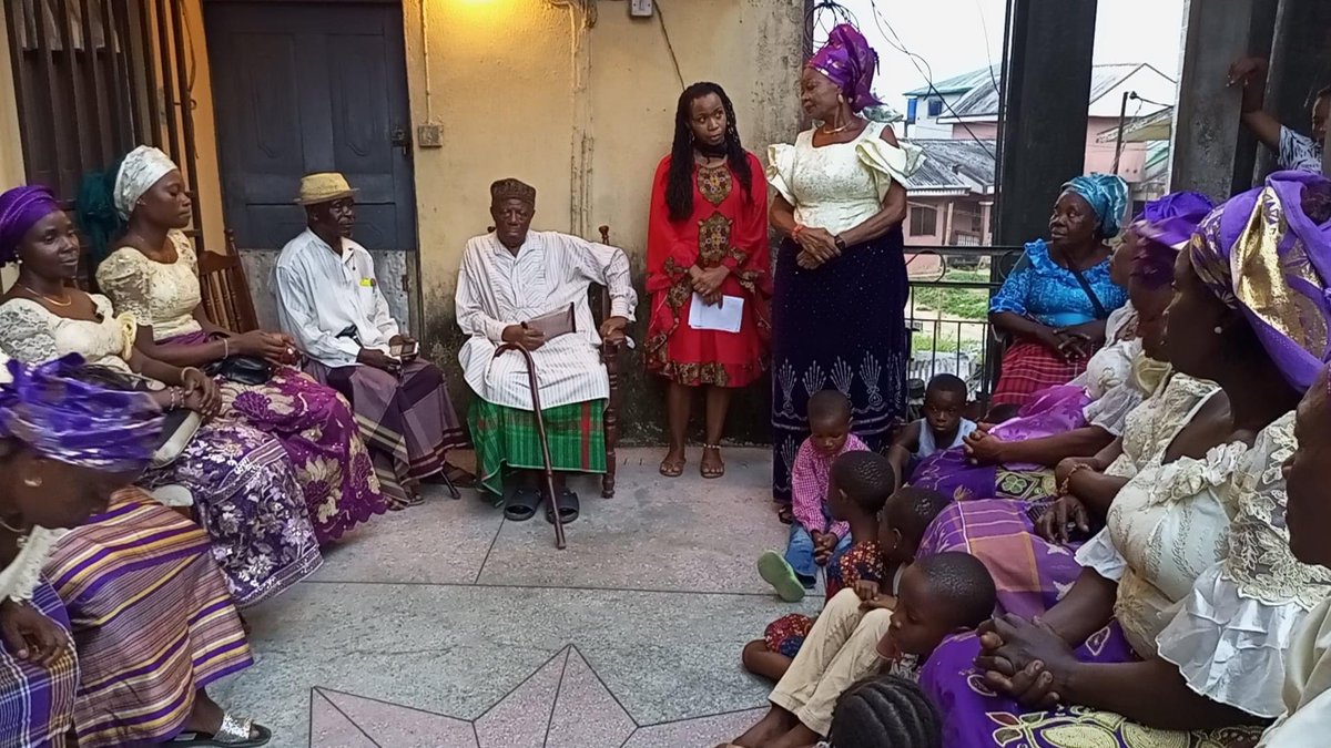 AyaFubaraEneli's tweet photo. When women show up, things change for the better. Thank you my mothers and sisters for embracing the vision. #OpoboLibraryInitiative https://t.co/BFLQtiCUWU