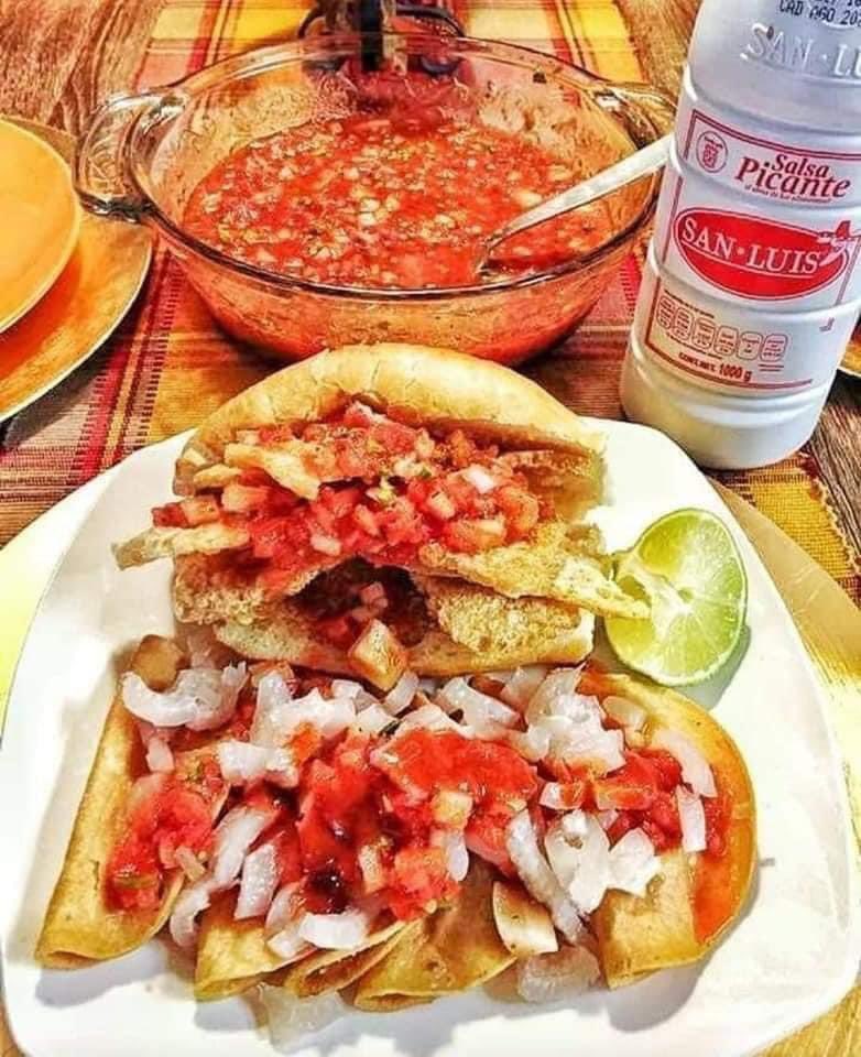 SandyConY_'s tweet photo. A León, Gto. vinimos a tener gastritis y punto. https://t.co/LSdx3w4nIy