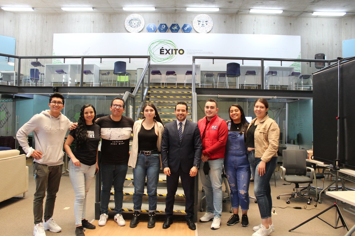 line_cucea's tweet photo. El día de hoy el equipo del Laboratorio de Innovación y Emprendimiento - LINE recibió a @ESMEXoficial para preparar la #Ruta2030 que en los próximos días se llevará a cabo. Estén atentos a la convocatoria emprendedores. 😉

#LINE #LINEEmprende #Esmex #Ruta2030 https://t.co/lls02wLvBf