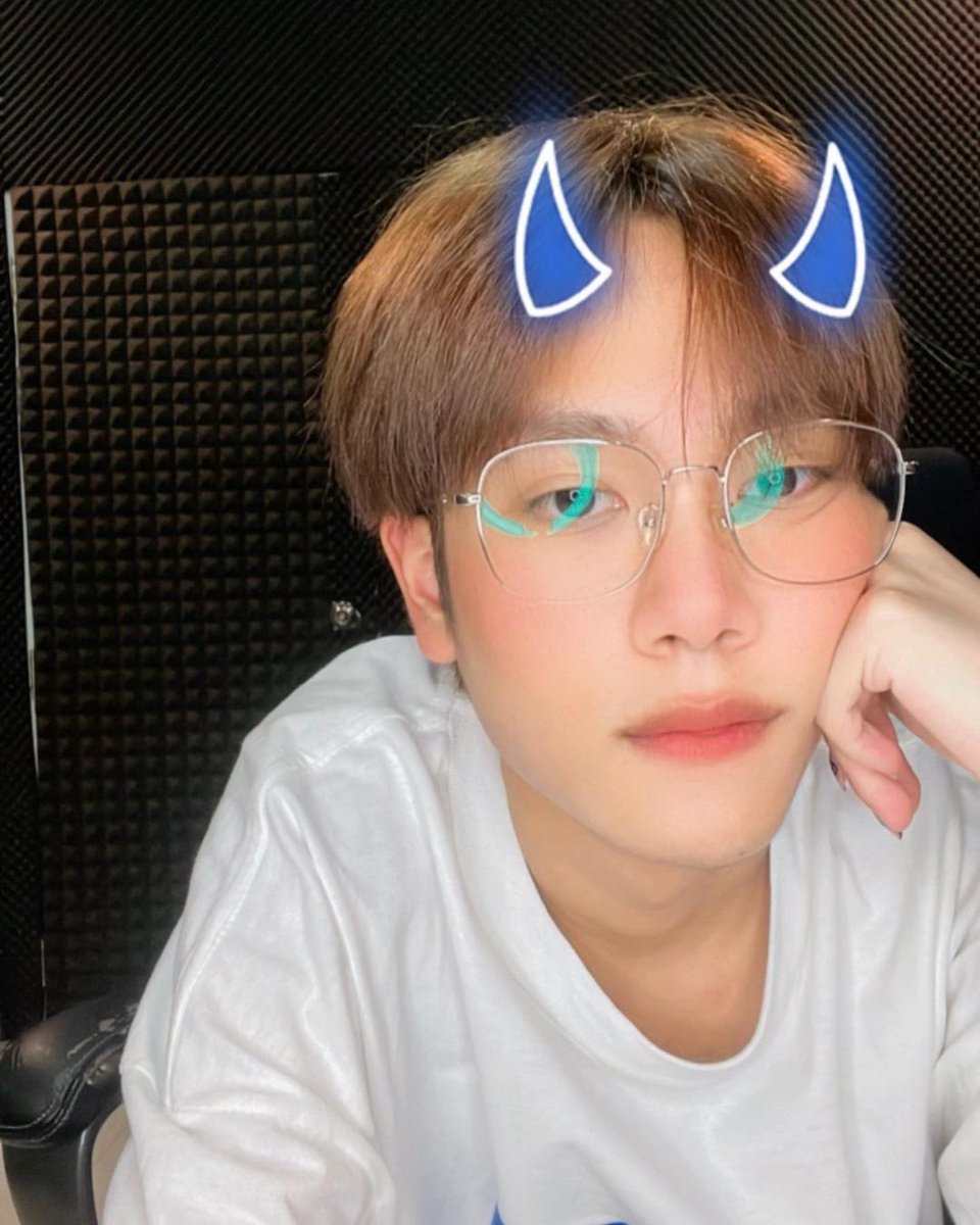 hiproowawa's tweet photo. เผื่อใครแวะมาส่องแท็กน้องชื่อน้องพรู ธันวาค่ะ จากค่ายลิทเอนเตอร์เทนเมนท์เพิ่งเดบิวต์สดๆร้อนๆ14กุมภากับผลงานที่ชื่อว่า"ชอบคุณนะ"ไปกดฟังกันได้🤩เรื่องโวคลอน้องยืนหนึ่งไม่จมไม่หายรับประกันว่าไม่ผิดหวังแบบ3000%
IG: Proothunwa ลองแกล้งๆรับลูกแมวไปวิ่งเล่นบนไทม์ไลน์
#SoundCheckxProowa https://t.co/NZ4hsK65rz