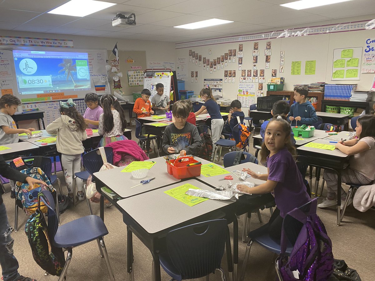 STEM activity based on the interactive writing book we made.  Including science, reading, writing, math, engineering, and competition.  <a href="/Tomi_Dodson7/">Tomi Dodson</a> <a href="/ReadandWriteBFF/">Dr. Lisa Edwards</a> <a href="/aharris_math/">Amanda Harris</a> #primaryliteracy #STEM Building a boat to rescue Pete the Cat with 2 materials!