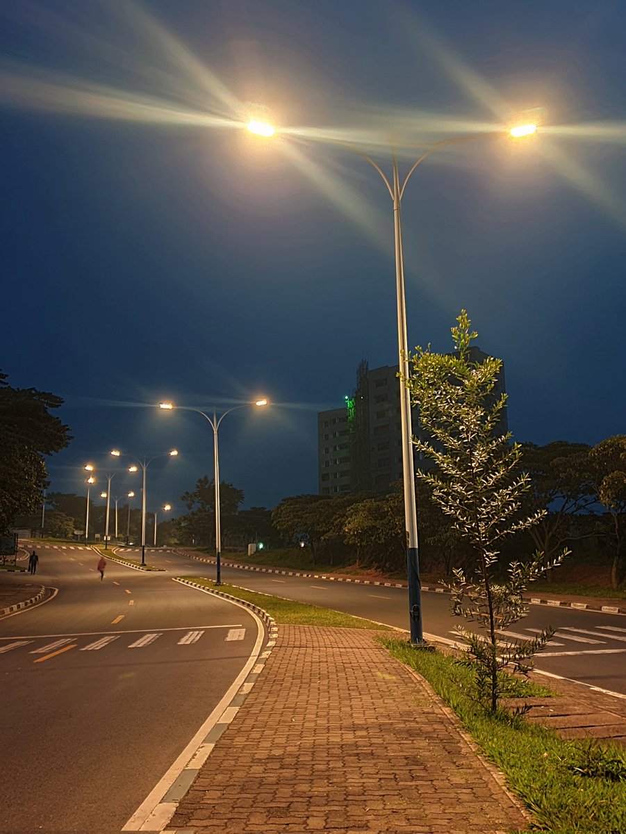 Hubert_rw's tweet photo. Kigali streets 
#RwOT #VisitRwanda #evening
@CityofKigali https://t.co/HHUr0sOW3H