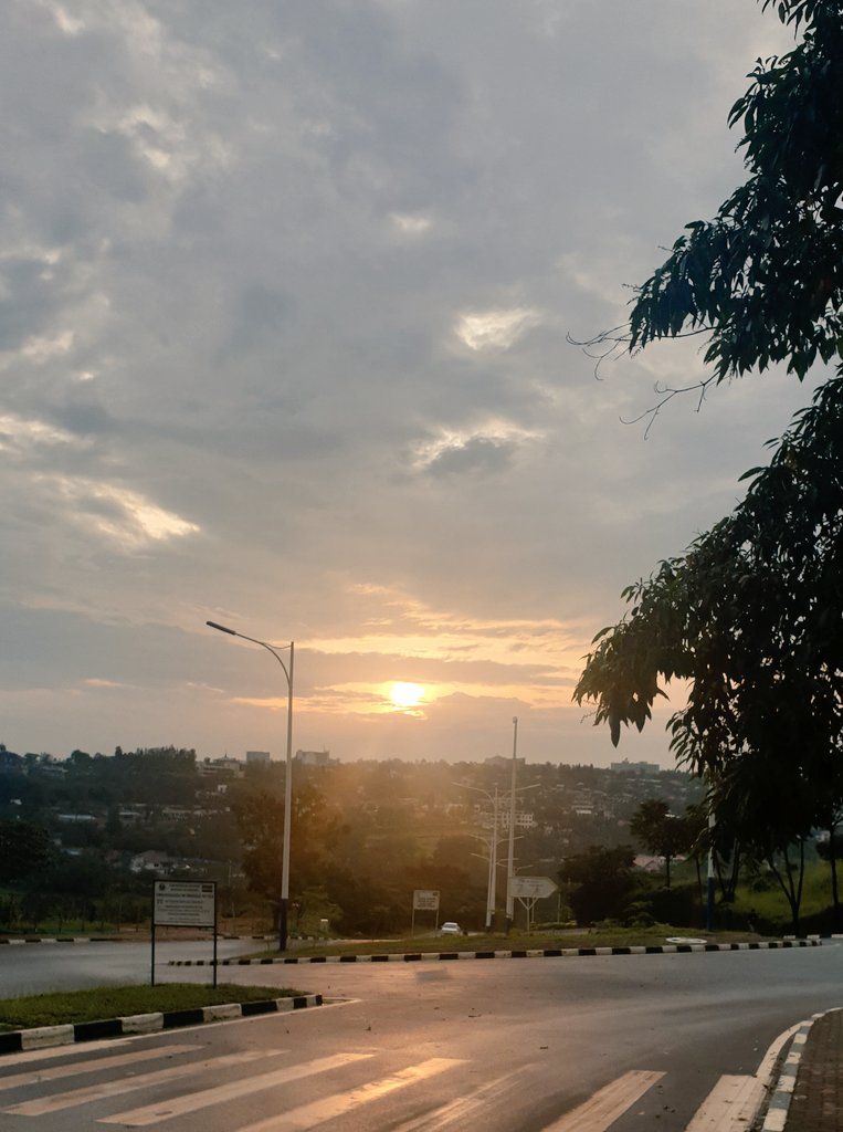 Kigali streets 
#RwOT #VisitRwanda #evening
<a href="/CityofKigali/">City of Kigali</a>