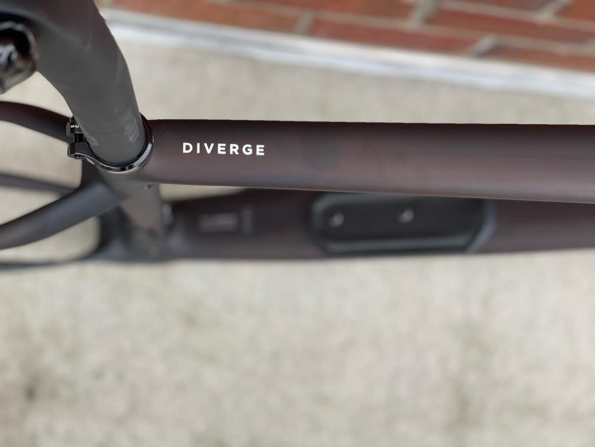 BloomingtonCycl's tweet photo. 🚨 Hot Frameset Alert 🚨

First come first serve, we have one 54in Diverge R9 frameset in-stock.

https://t.co/Su8FsestH4

#diverge #specializeddiverge #blono https://t.co/nu71mJ84Wi