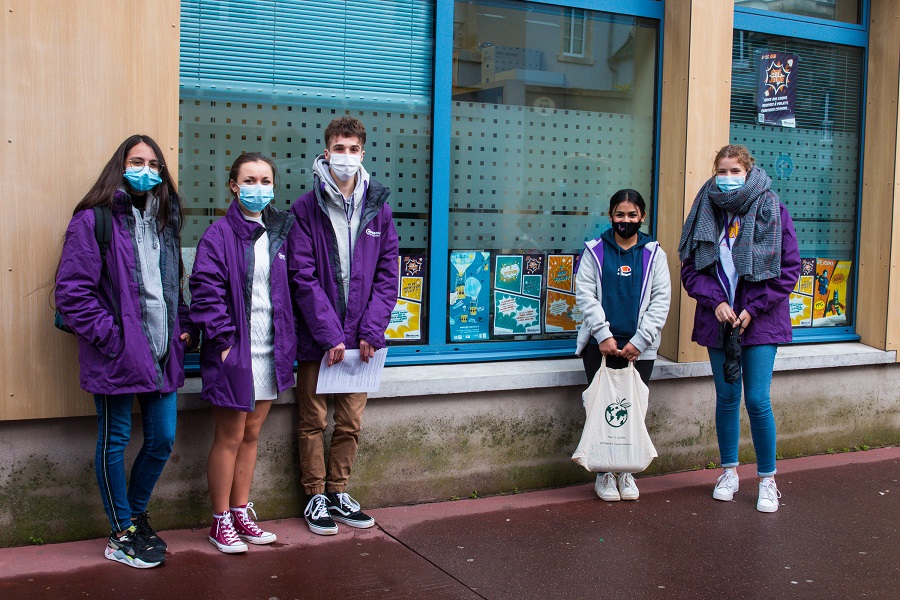 VilleCherbourg's tweet photo. Grace au #PESL, des actions ont déjà été mises en œuvre :
👉 la création de la cuisine centrale,
👉 des aides pour l’obtention du BAFA,
👉 la valorisation du Compte Engagement Citoyen… https://t.co/j3GLFKKtge