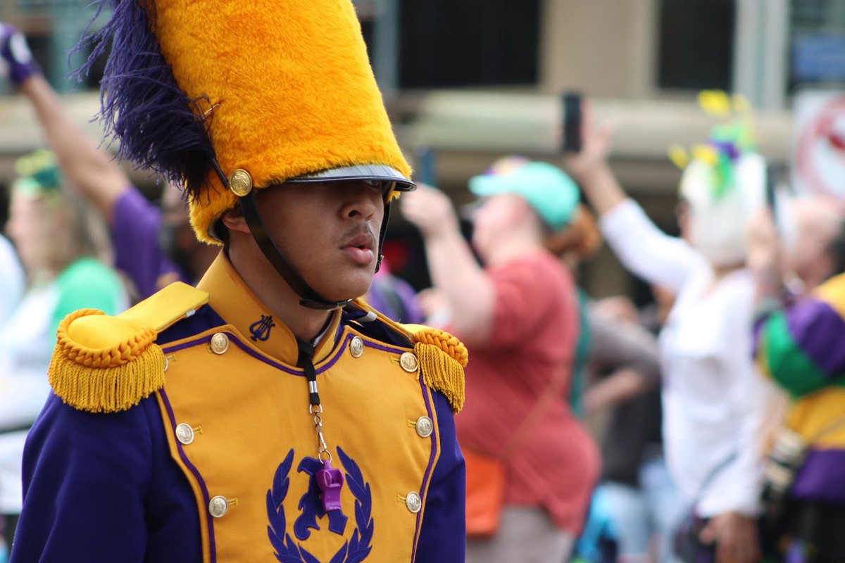 Kay_Jeaux's tweet photo. Always love the love from the parade route. Thanks @shandy21! ๐๐ฅฐ #JaedonsLastMarch #TromboneShorter https://t.co/tVbcuWD2X9