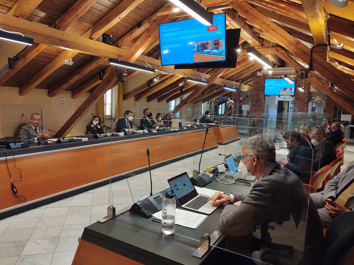 ComunediAosta's tweet photo. Approvato dal #ConsAosta l’aggiornamento del #pgtu del @ComunediAosta. https://t.co/bN5UzLN6KW #ConsAo https://t.co/PYM2fS5VKN