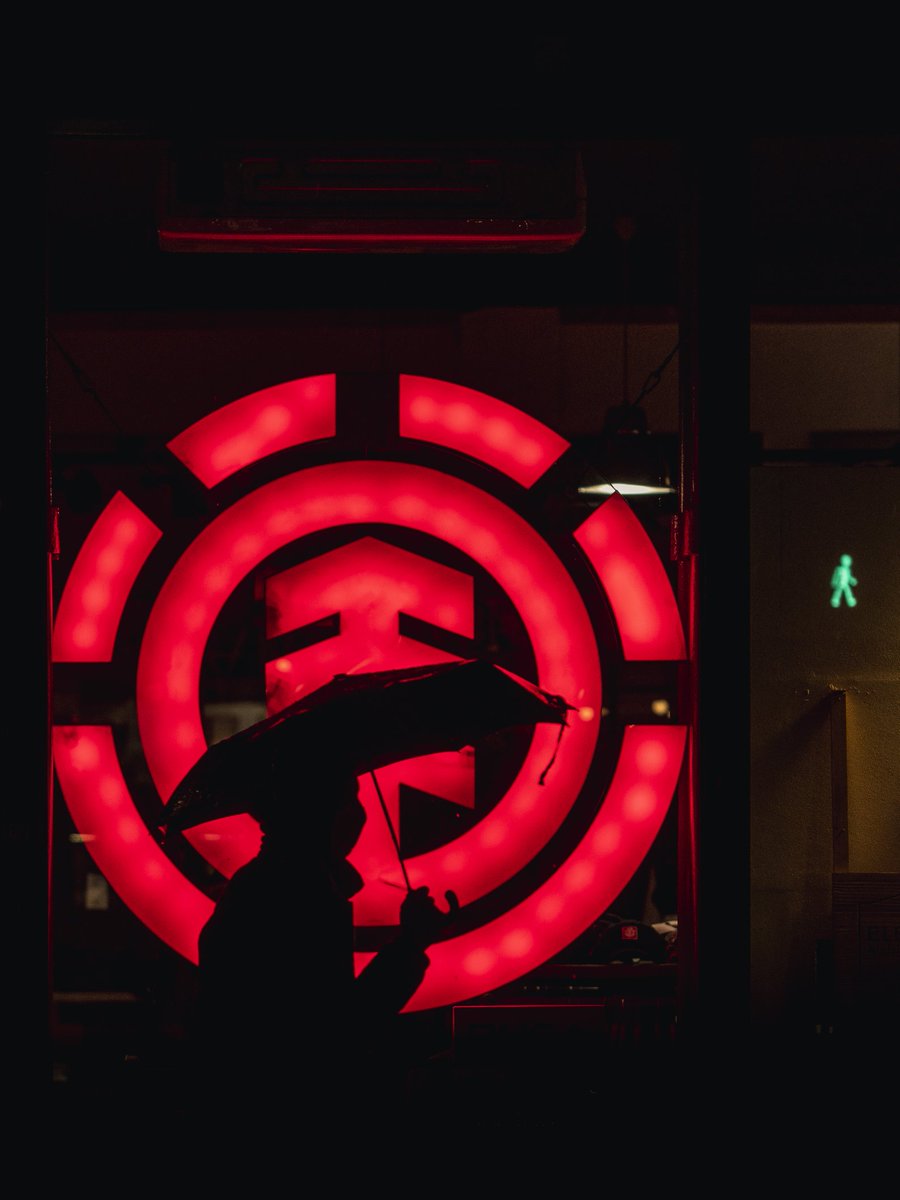 WolfStreetShots's tweet photo. In My Element ⭕
.
.
#streetphoto #streetphotographer #PhotoOfTheDay https://t.co/lloXv37iT7